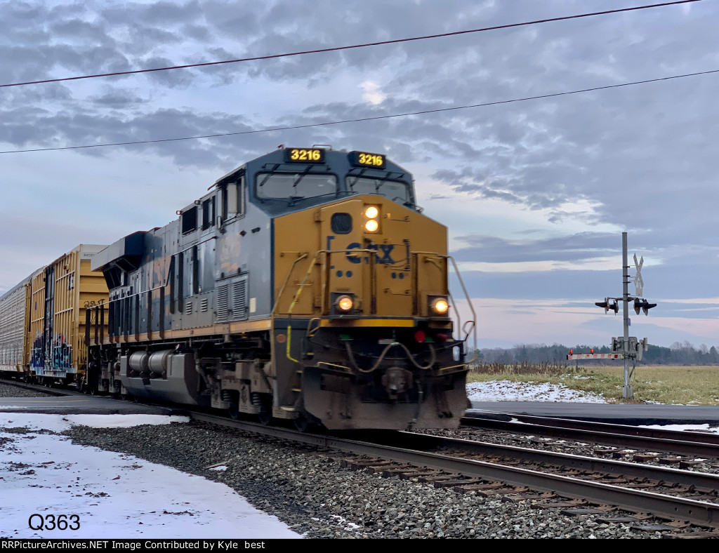 CSX 3216 on Q363